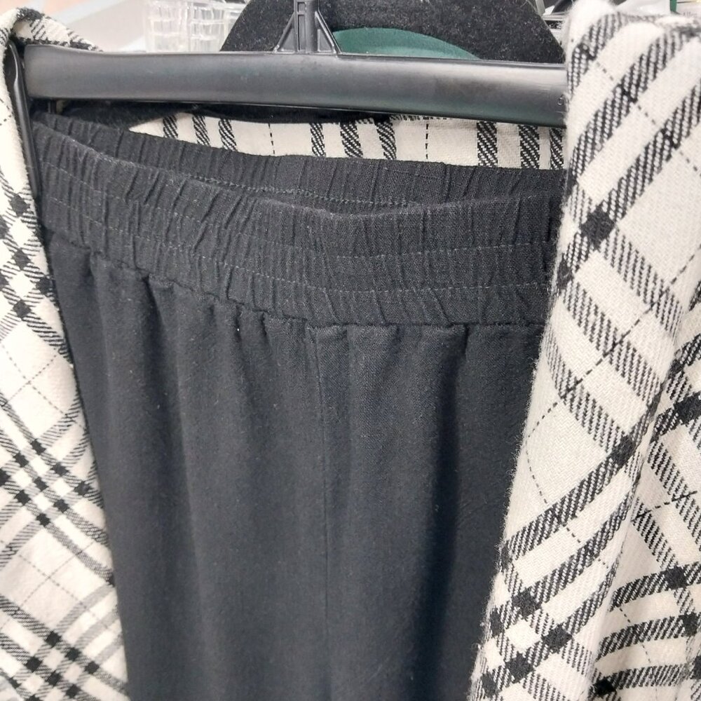 3007 Size L Linen Like Fringed Hem Black Pants and Matching Vest. - Picture 4 of 8